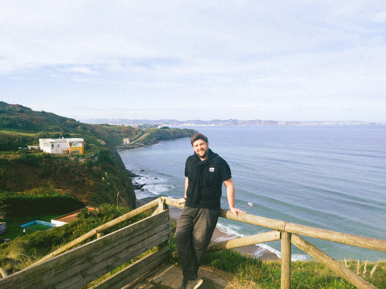 Аж из Москвы в Хихон: как приехал друг Женя image preview